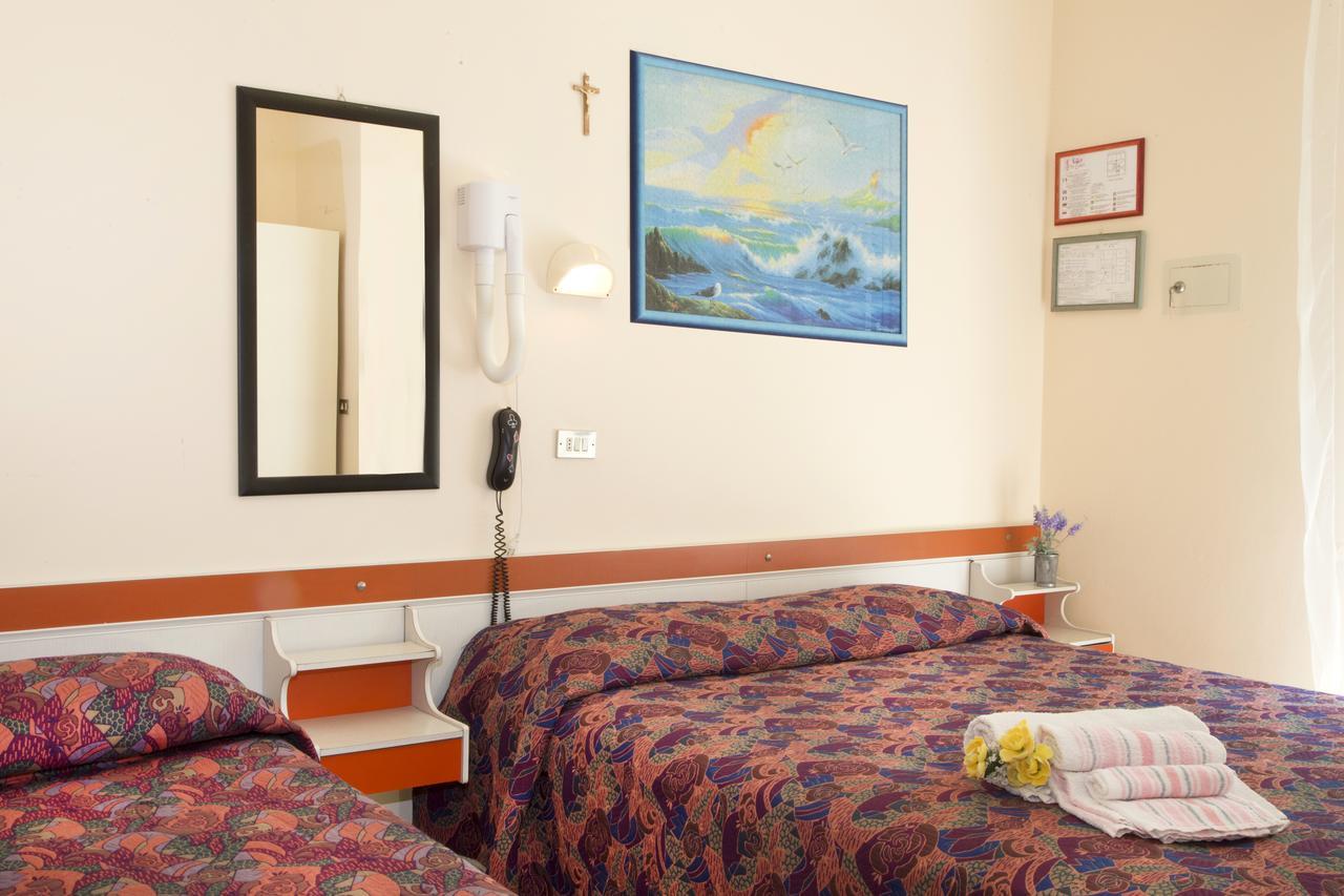 Fior Di Loto - Rimini Hotel Eksteriør billede